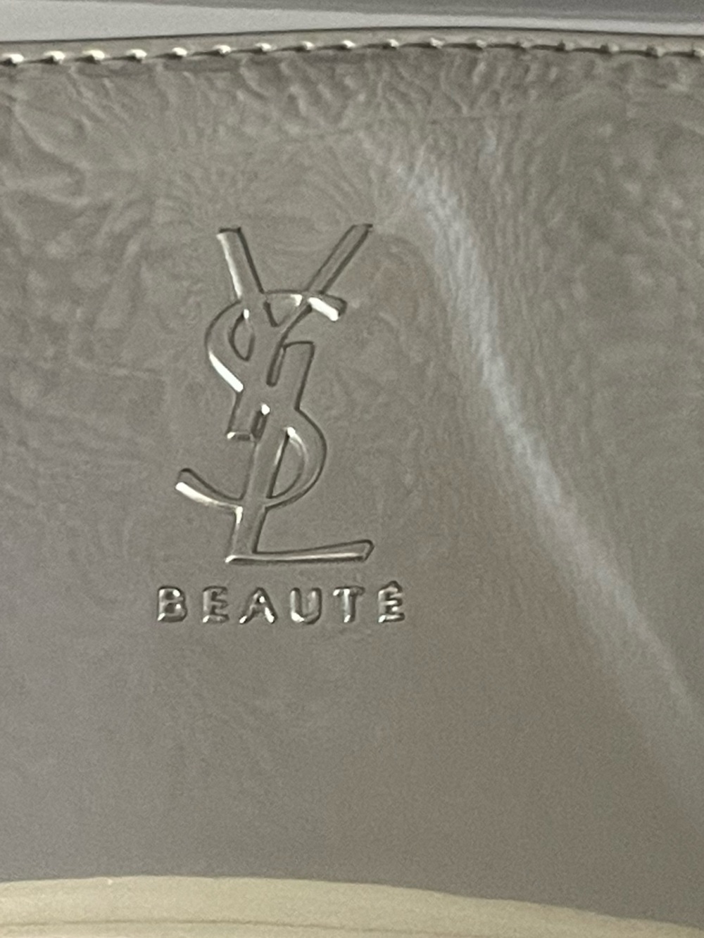 Yves Saint Laurent Beauty Silver Pouch & 3 Empty Travel Boxes - Picture 8 of 9